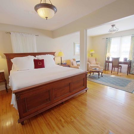 The Woodlawn Inn Cobourg Buitenkant foto