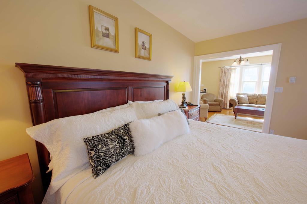 The Woodlawn Inn Cobourg Buitenkant foto