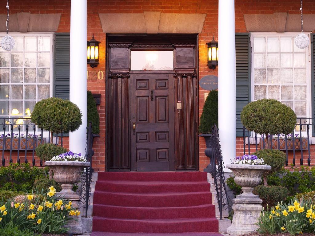 The Woodlawn Inn Cobourg Buitenkant foto