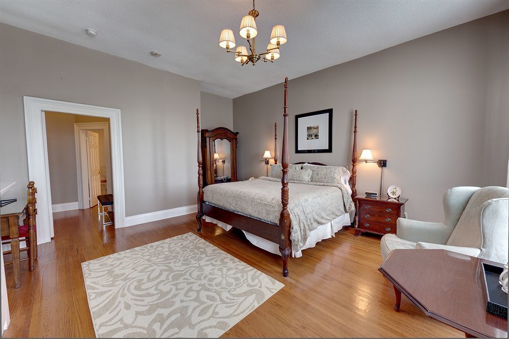 The Woodlawn Inn Cobourg Buitenkant foto