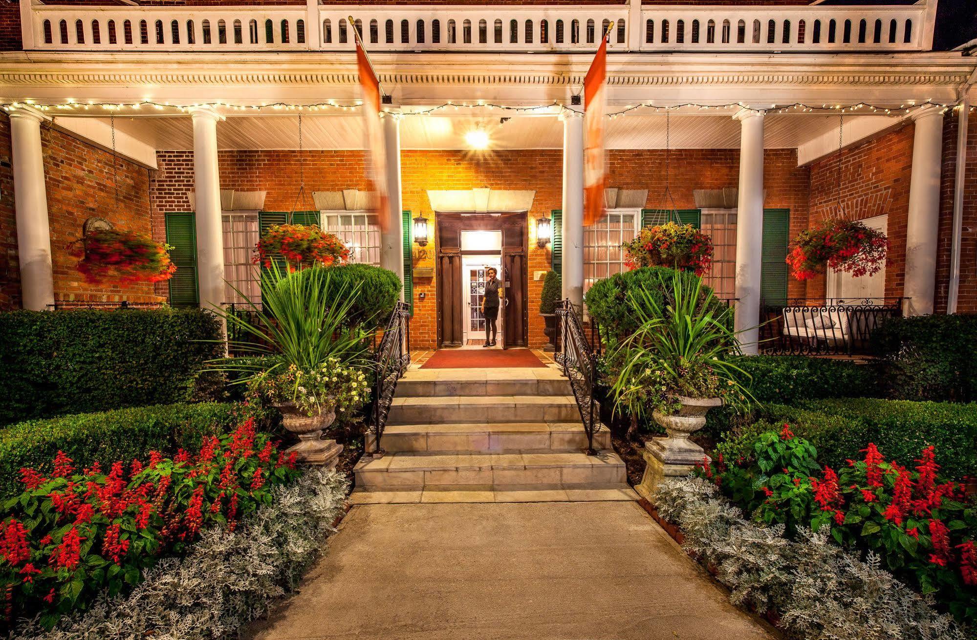 The Woodlawn Inn Cobourg Buitenkant foto