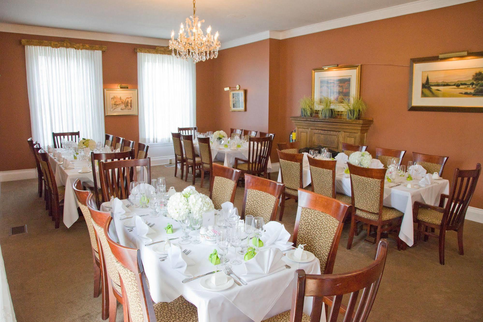 The Woodlawn Inn Cobourg Buitenkant foto