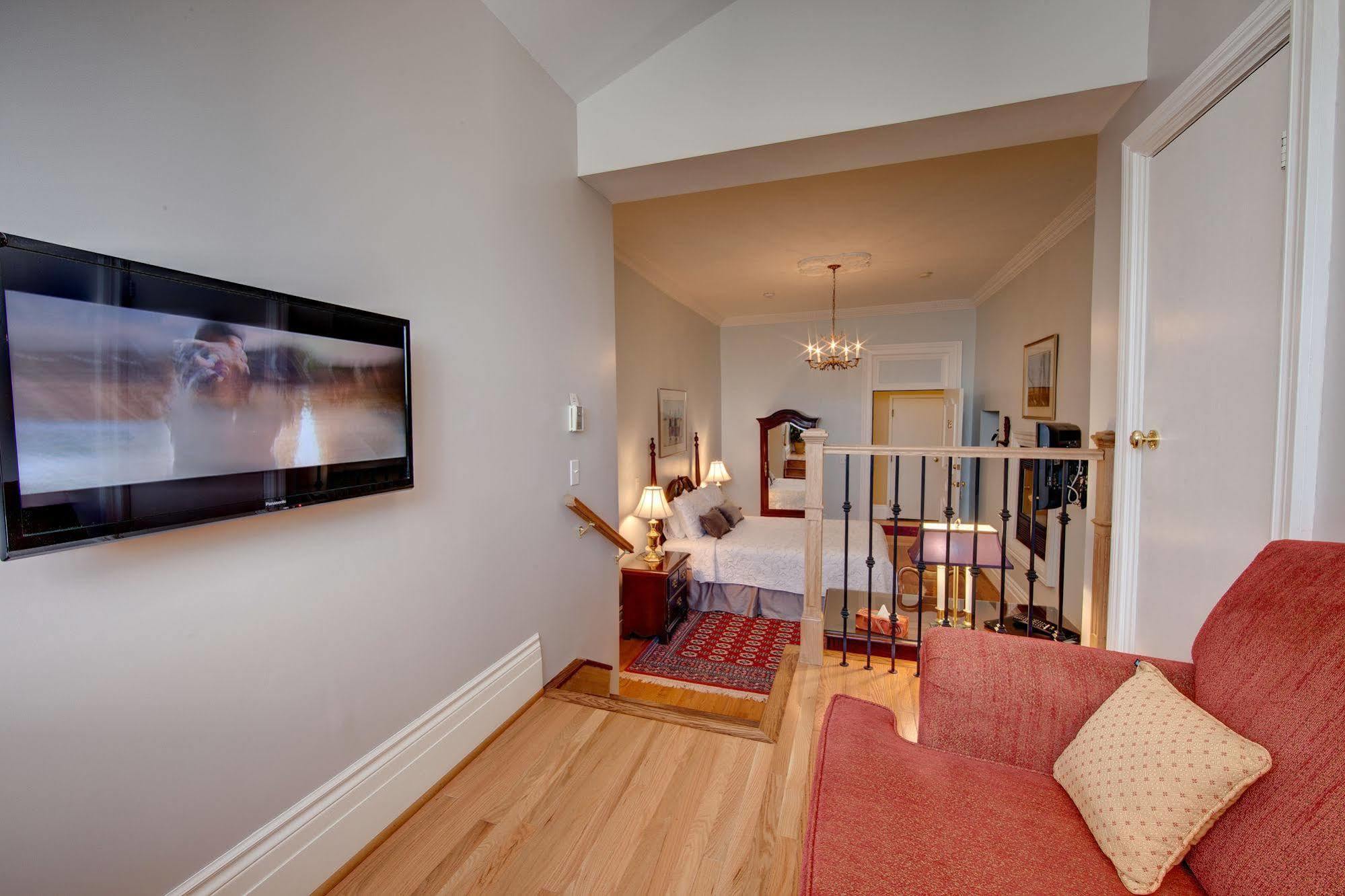The Woodlawn Inn Cobourg Buitenkant foto